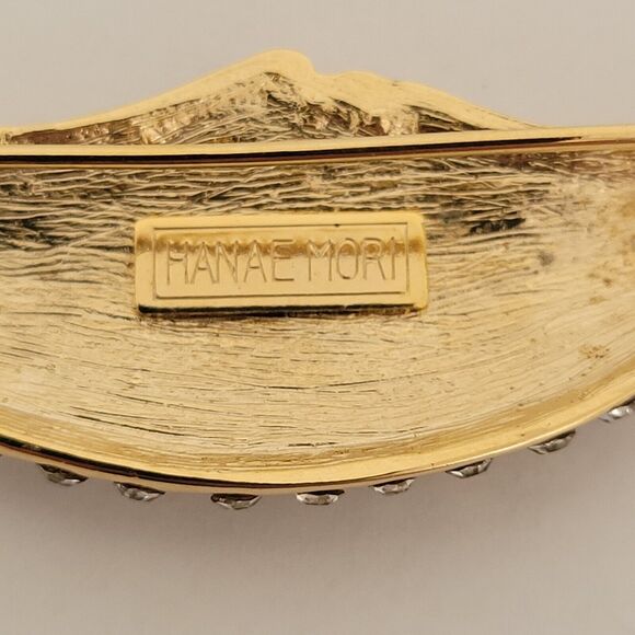 Hanae Mori Brooche Pin Gold Tone Clear Reighstones Sleeping Crescent Moon 2" - Picture 3 of 7